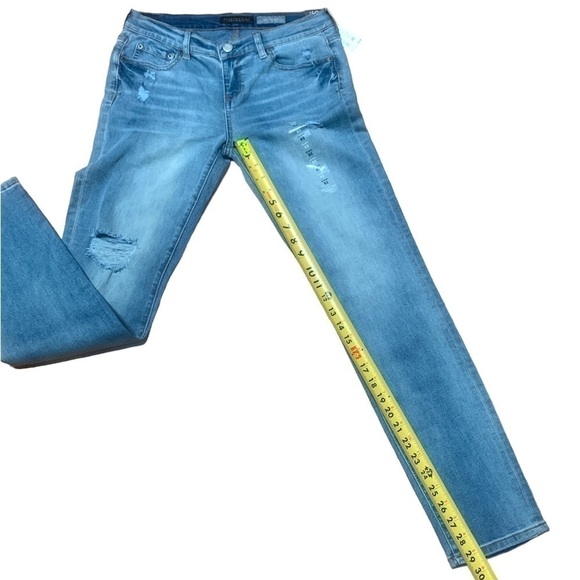 Aeropostale Distressed Light Washed Low Rise Skinny Jeans - Picture 12 of 13
